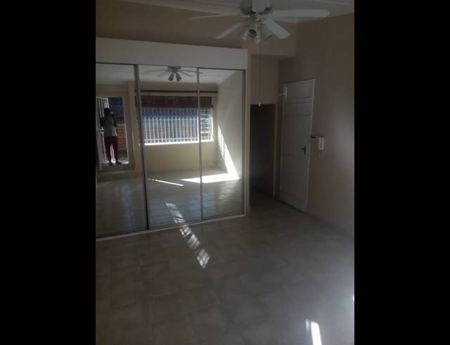 1 bed property to rent in SAVOY ESTATE